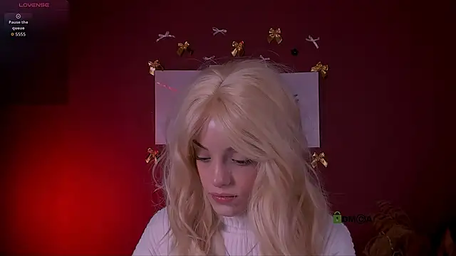 mia starrr  online show from 12-20-25, 08:16