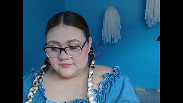 Snapshot of Nyaa_samantha chatting on 11-05-25, 01:22 Nyaa samantha online show from 11-05-25, 01:22