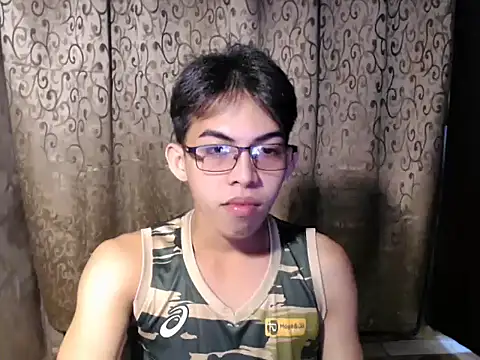 Urhotsilverboy online show from 11-05-25, 01:44