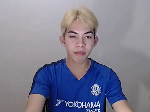 Snapshot of Urhotsilverboy chatting on 06-09-26, 04:18 Urhotsilverboy online show from 06-09-26, 04:18