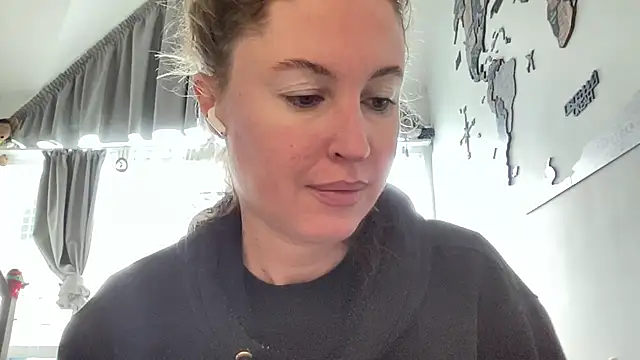 Snapshot of Ameli8 chatting on 02-16-26, 08:21 Ameli8 online show from 02-16-26, 08:21