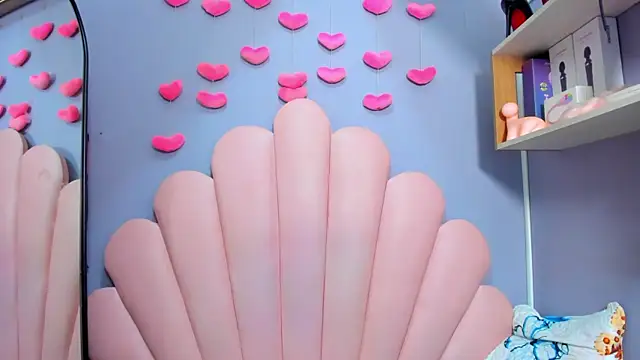 luci miller online show from 04-22-26, 03:09