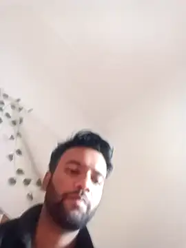 Snapshot of littleprincesssss chatting on 11-17-25, 10:21 littleprincesssss online show from 11-17-25, 10:21