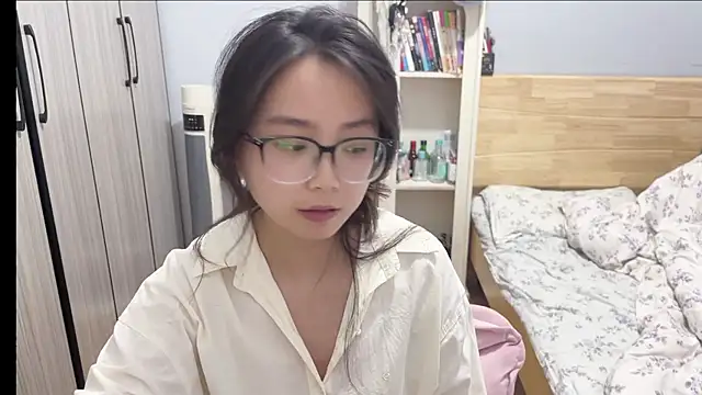 Hmm 0303 online show from 02-26-26, 03:33