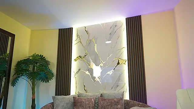 Snapshot of TessaaFox chatting on 12-02-25, 11:37 TessaaFox online show from 12-02-25, 11:37