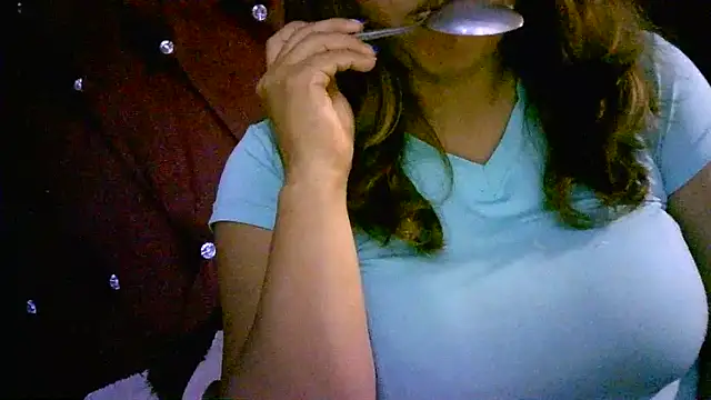 Snapshot of Zulreyna chatting on 04-24-26, 03:20 Zulreyna online show from 04-24-26, 03:20