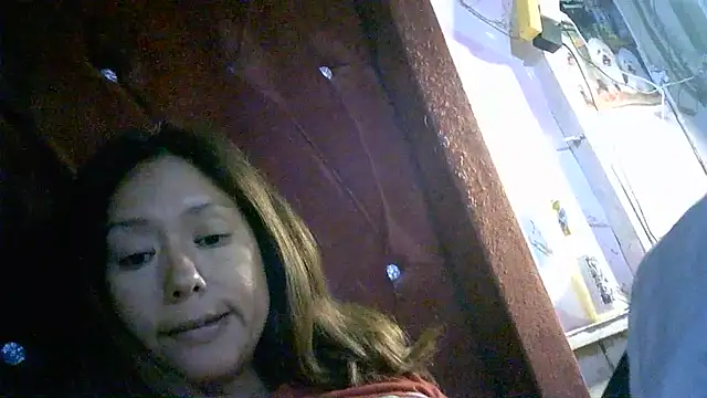Snapshot of Zulreyna chatting on 05-10-26, 02:50 Zulreyna online show from 05-10-26, 02:50