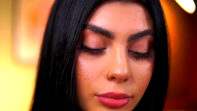 Snapshot of RavennaDArcy chatting on 11-26-25, 08:10 RavennaDArcy online show from 11-26-25, 08:10