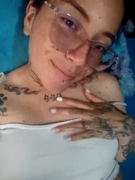 Snapshot of mr_arte chatting on 11-28-25, 03:36 mr arte online show from 11-28-25, 03:36