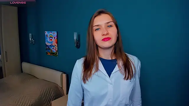 JosieNadile online show from 11-18-25, 04:44