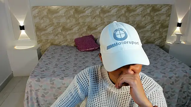 LyraFrost1 online show from 11-14-25, 12:59