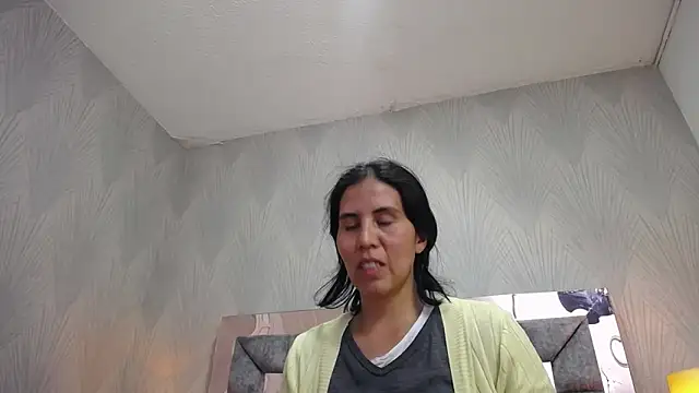 GiselaZivic online show from 05-06-26, 07:08