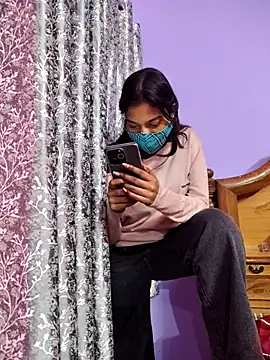 Student12th online show from 11-28-25, 04:42