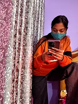 Student12th online show from 12-04-25, 04:16