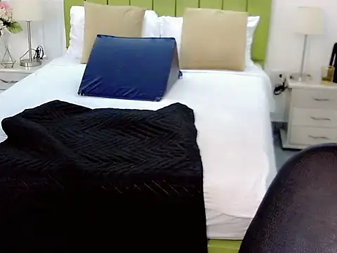 sebastian cruz  online show from 11-24-25, 07:13