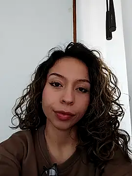 LuluuBerry online show from 12-03-25, 04:27