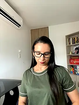 Snapshot of Vicky_ro chatting on 11-14-25, 09:13 Vicky ro online show from 11-14-25, 09:13