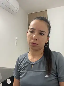 Snapshot of Vicky_ro chatting on 11-16-25, 11:32 Vicky ro online show from 11-16-25, 11:32