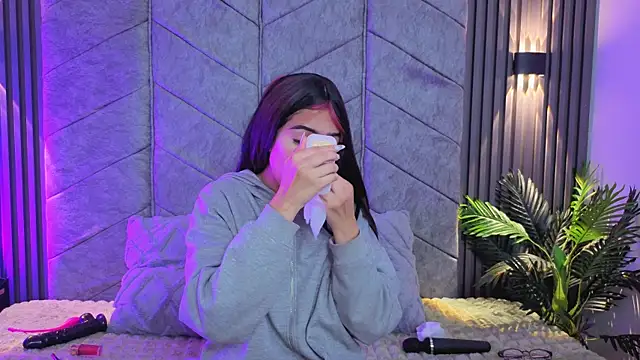 Snapshot of _ViolletteNoir_ chatting on 11-30-25, 09:02 ViolletteNoir online show from 11-30-25, 09:02