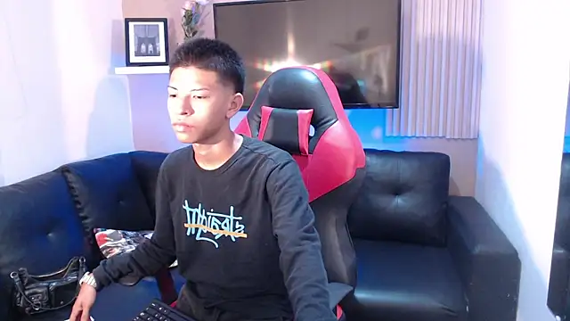 Tessachains 2  online show from 01-08-26, 03:25