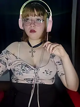 Snapshot of Michi_sauria1 chatting on 11-28-25, 09:39 Michi sauria1 online show from 11-28-25, 09:39