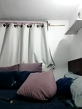 Snapshot of Thamara- chatting on 11-09-25, 10:13 Thamara- online show from 11-09-25, 10:13