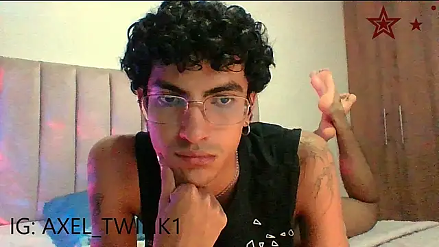 axel love13 online show from 11-19-25, 11:05