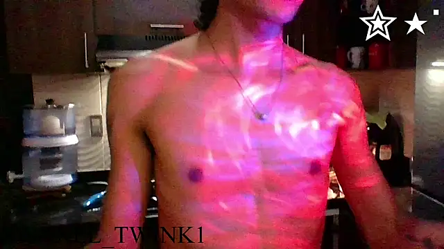 Snapshot of axel_love13 chatting on 03-04-26, 12:38 axel love13 online show from 03-04-26, 12:38