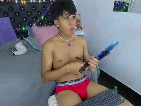 Valentino Lane online show from 12-15-25, 02:05