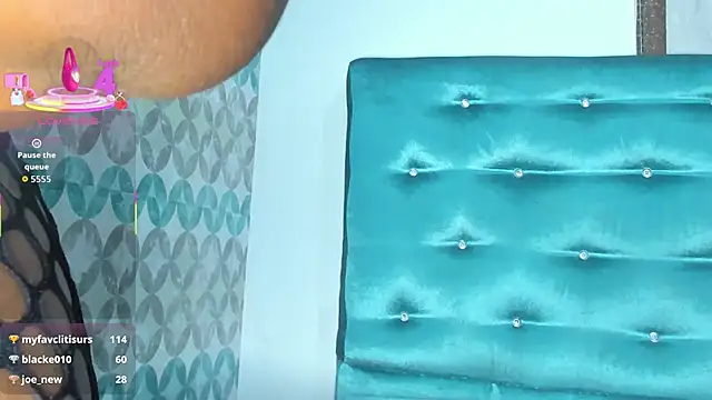 Snapshot of Tamaramilleer chatting on 12-19-25, 03:41 Tamaramilleer online show from 12-19-25, 03:41