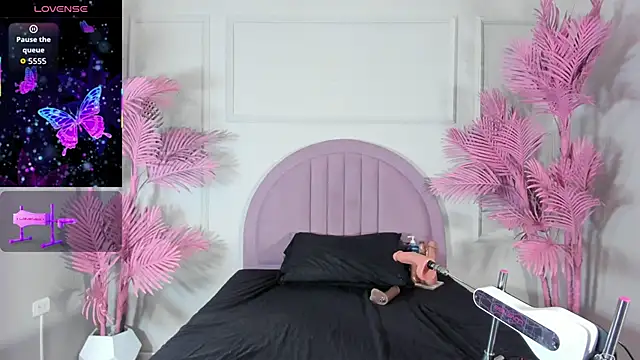 Snapshot of Tamaramilleer chatting on 02-08-26, 03:54 Tamaramilleer online show from 02-08-26, 03:54