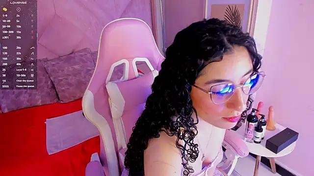 Snapshot of DemiJones_ chatting on 11-26-25, 04:02 DemiJones online show from 11-26-25, 04:02