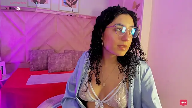 Snapshot of DemiJones_ chatting on 12-20-25, 04:41 DemiJones online show from 12-20-25, 04:41