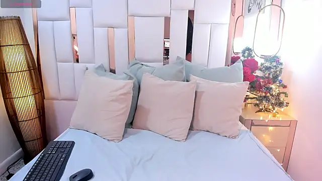 estrellanoctis online show from 12-19-25, 02:51