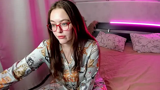 Mersedes Rosso online show from 11-18-25, 09:14