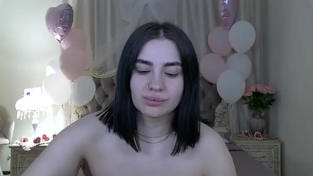 Snapshot of AdrianaTorres chatting on 02-17-26, 07:20 AdrianaTorres online show from 02-17-26, 07:20