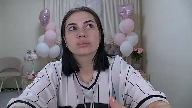 Snapshot of AdrianaTorres chatting on 02-27-26, 05:29 AdrianaTorres online show from 02-27-26, 05:29