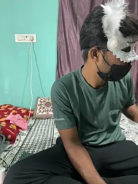 Snapshot of leenaboy@xh chatting on 11-29-25, 04:21 leenaboyxh online show from 11-29-25, 04:21