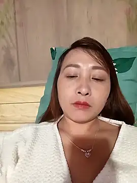 Missa-kute20 online show from 11-21-25, 12:15