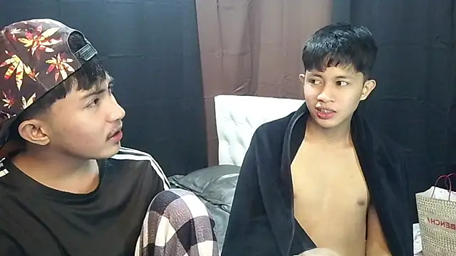 Snapshot of Urloverhardcock chatting on 07-26-26, 05:15 Urloverhardcock online show from 07-26-26, 05:15