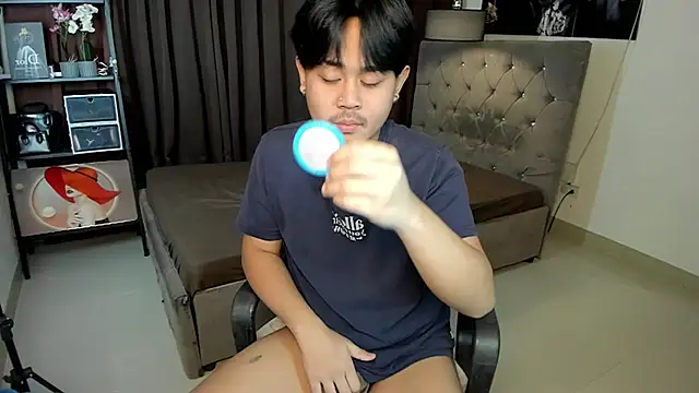 Snapshot of asianblackbigcock chatting on 12-21-25, 11:06 asianblackbigcock online show from 12-21-25, 11:06