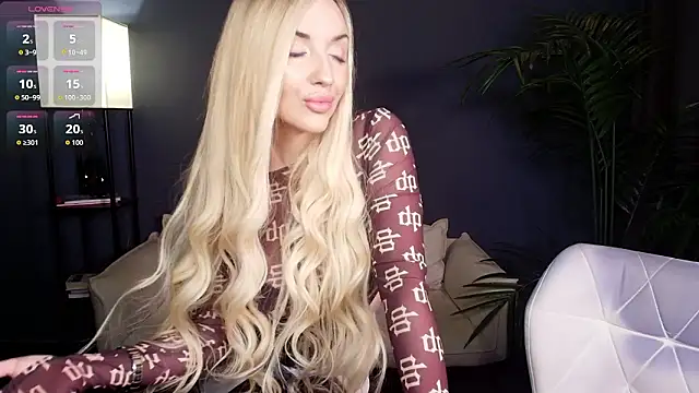 Snapshot of _Mi1a_ chatting on 03-12-26, 03:34 Mi1a online show from 03-12-26, 03:34
