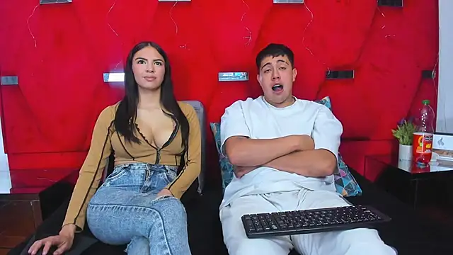 Snapshot of Emmaanddarling chatting on 12-04-25, 12:09 Emmaanddarling online show from 12-04-25, 12:09