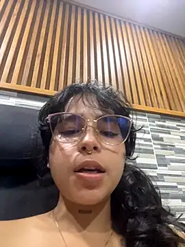 Snapshot of _vaiolet_owo chatting on 11-09-25, 06:50 vaiolet owo online show from 11-09-25, 06:50