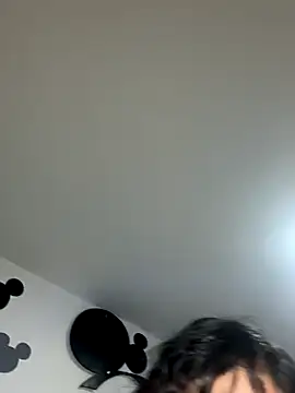 Snapshot of _vaiolet_owo chatting on 11-14-25, 08:35 vaiolet owo online show from 11-14-25, 08:35