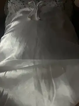 Snapshot of _vaiolet_owo chatting on 11-23-25, 05:07 vaiolet owo online show from 11-23-25, 05:07