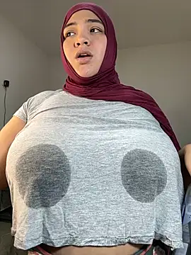 Snapshot of sweetmuslim01 chatting on 02-21-25, 01:55 sweetmuslim01 online show from 02-21-25, 01:55