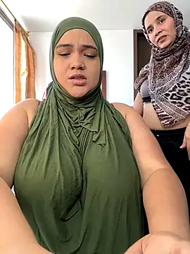 Snapshot of sweetmuslim01 chatting on 09-21-25, 03:35 sweetmuslim01 online show from 09-21-25, 03:35