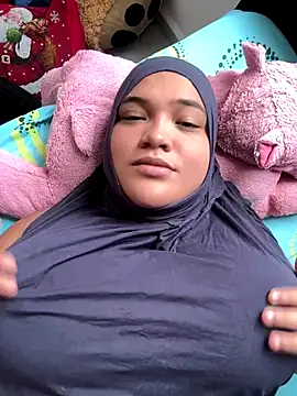 Snapshot of sweetmuslim01 chatting on 09-27-25, 04:23 sweetmuslim01 online show from 09-27-25, 04:23