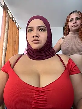 Snapshot of sweetmuslim01 chatting on 10-26-25, 04:24 sweetmuslim01 online show from 10-26-25, 04:24